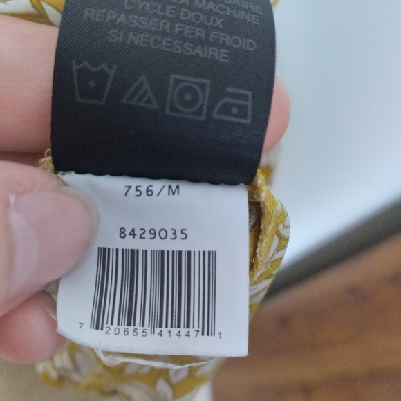 Cynthia Steffe Mustard Yellow and White Bow Sleeveless Blouse Size Medium - Picture 11 of 11